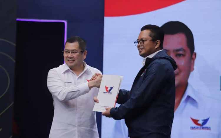 Ketua Umum DPP Perindo Hary Tanoesoedibjo pada Sabtu 27 Agustus 2022 resmi melantik Mahyudin sebagai Ketua Dewan Pertimbangan DPP Partai Perindo. (ANTARA/HO-Humas Perindo)