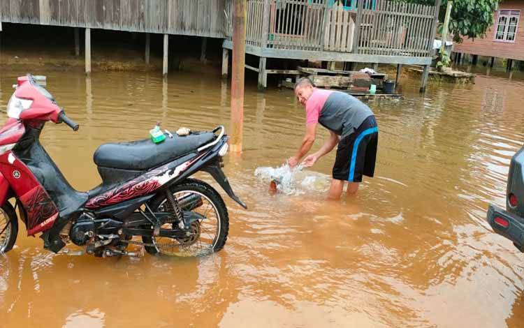 Rumah warga Kelurahan Pangkut, Kecamatan terdampak banjir. (FOTO : BPBD KOBAR)