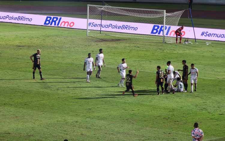 Suasana pertandingan Dewa United menghadapi PSS Sleman pada pekan ke-8 Liga 1 Indonesia di Stadion Indomilk Arena, Tangerang, Minggu (4/9/2022). (ANTARA/Aldi Sultan)