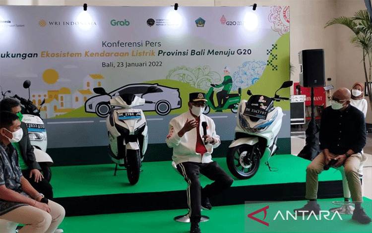 Ilustrasi: Menhub Budi Karya Sumadi mendorong perusahaan produksi kendaraan berbasis motor listrik (ANTARA/ I Komang Suparta)