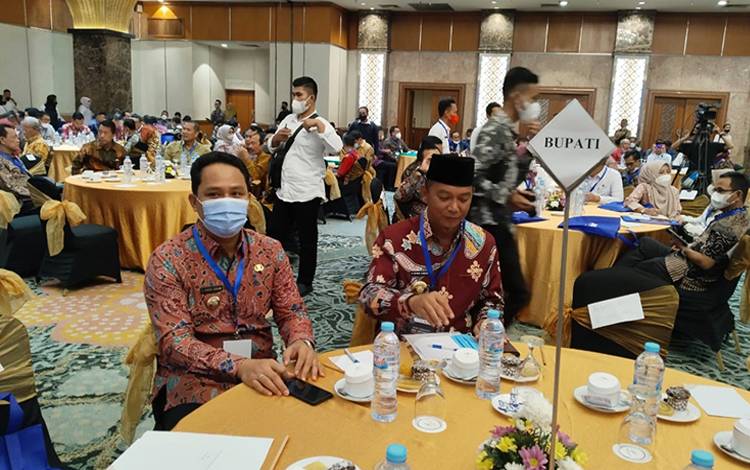 Bupati Lamandau Hendra Lesmana saat menghadiri Rapat Koordinasi Asosiasi Pemerintah Kabupaten Seluruh Indonesia. (FOTO : ISTIMEWA)