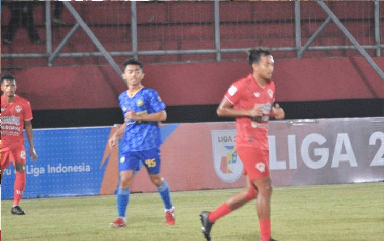 Kalteng Putra saat bermain melawan Babel United Persipal Palu. Malam nanti Persiba Balikpapan akan mwnjamu Kalteng Putra di Stadion Batakan. (FOTO: HERMAWAN)
