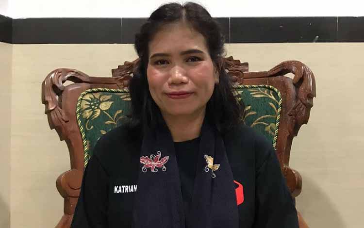 Ketua Kelompok Kerja Pembentukan panwaslu kecamatan Kabupaten Gunung Mas, Katriana. (FOTO: DOKUMEN PRIBADI/ KATRIANA) 