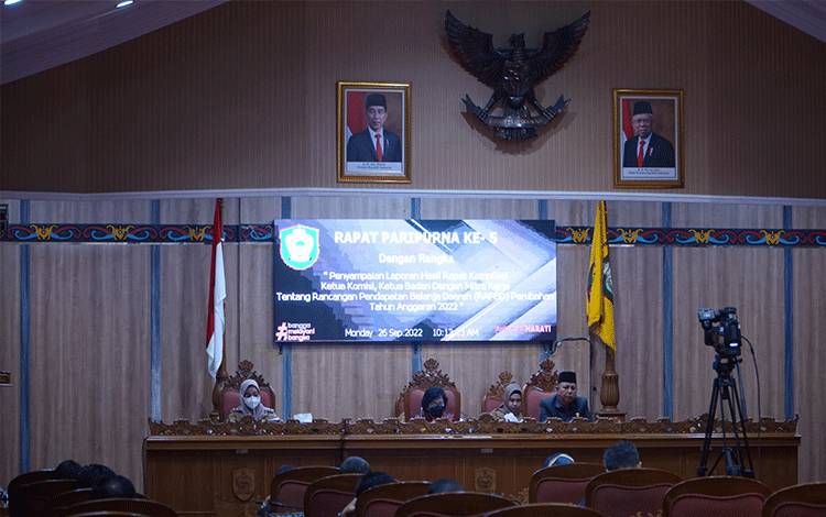 Rapat paripurna DPRD Kotim bersama Pemerintah Kabupaten Kotim, Senin, 26 September 2022. (FOTO: M ANDHIKA)