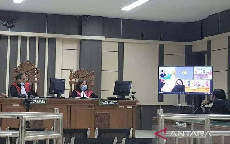 Sidang putusan dua anggota Polres Blora di Pengadilan Tipikor Semarang, Selasa (27/9/2022). (ANTARA/ I.C.Senjaya)