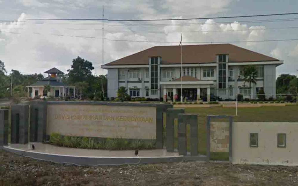  Kantor Dinas Pendidikan dan Kebudayaan Kabupaten Kobar. (FOTO: DANANG)