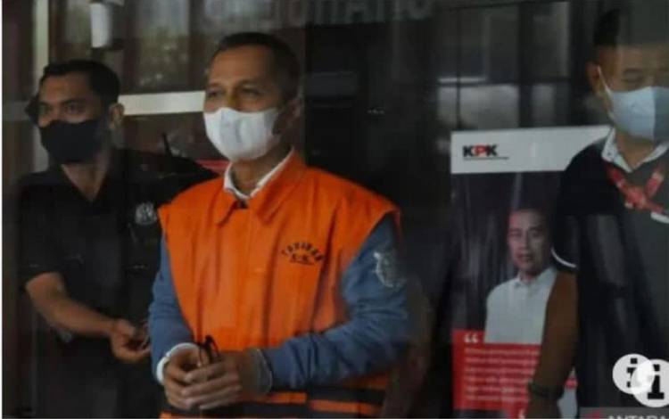 Rektor Universitas Lampung (Unila) nonaktif Karomani yang ditangkap tangan oleh KPK terkait kasus suap untuk masuk perguruan tinggi ini melalui jalur mandiri, Sabtu (10/9/2022). ANTARA/HO