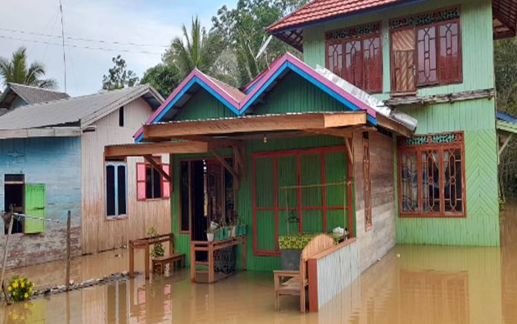 Kondisi banjir di wilayah Tumbang Samba ibukota Kecamatan Katingan Tengah, Rabu 5 Oktober 2022