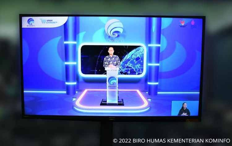 Direktur Jenderal Aplikasi Informatika Kemenkominfo Semuel Abrijani Pangerapan saat pembukaan UMKM Go Online Virtual Expo 2022 yang berlangsung secara hibrida di Jakarta, Sabtu (8/10). (ANTARA/kominfo.go.id)