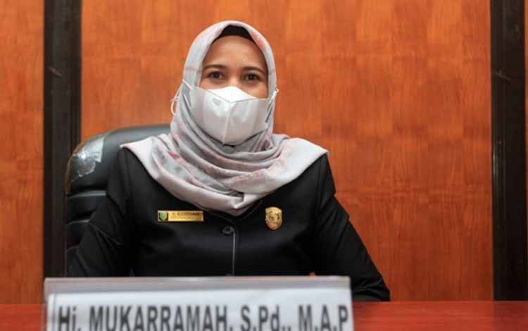 Wakil Ketua I Komisi A DPRD Kota Palangka Raya Hj Mukarramah. (FOTO: HENDRI)