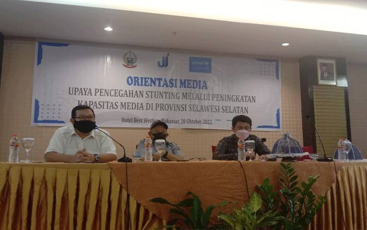 Pihak Unicef, Jenewa Institut bersama Pihak TGUPP Sulsel saat melakukan peningkatan kapasitas media terkait penanggulangan dan Pencegahan stunting di Makassar, Kamis (20/10/2022). ANTARA/ Nur Suhra Wardyah