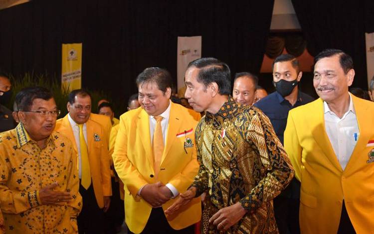 Presiden Jokowi menghadiri acara puncak Hari Ulang Tahun (HUT) Ke-58 Partai Golkar di Jakarta, Jumat (22/10/2022) malam. (ANTARA/Rusman - Biro Pers Sekretariat Presiden)