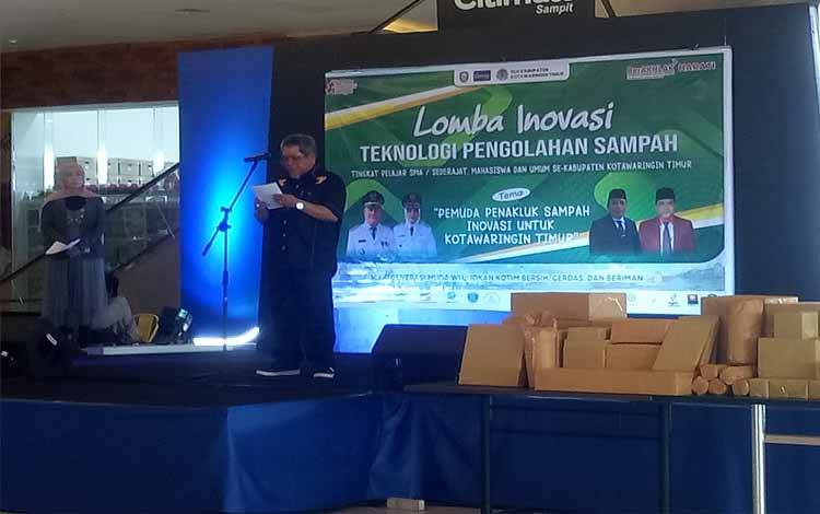 Kepala Dinas Lingkungan Hidup Kabupaten Kotawaringin Timur, Machmoer, Sabtu, 22 Oktober 2022.(FOTO : NISA)