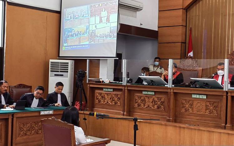 Terdakwa Putri Chandrawati, istri mantan Kadiv Propam Polri Ferdy Sambo, di Pengadilan Negeri Jakarta Selatan, Jakarta, Rabu (26/10/2022). (ANTARA/Melalusa Susthira K)