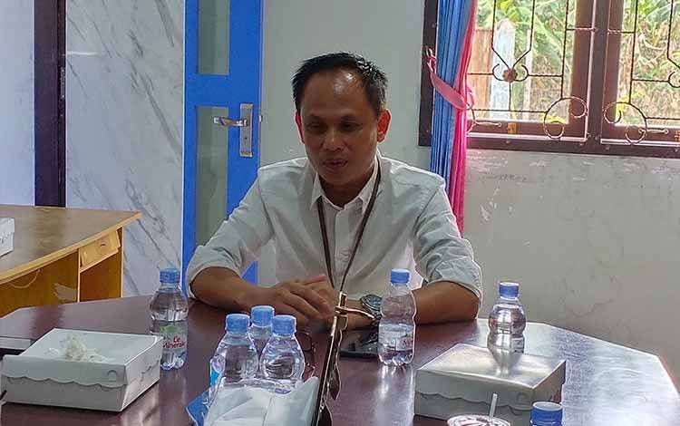 Direktur PDAM Tirta Sukma, Eko Raharjo. Rabu, 2 November 2022. (FOTO: NORHASANAH)