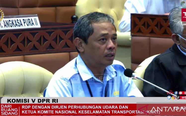 Ketua Sub Komite Investigasi Kecelakaan Penerbangan KNKT, Nurcahyo Utomo dalam Rapat Dengar Pendapat bersama Komisi V DPR RI di Jakarta, Kamis (3/11/2022). (Adimas Raditya)