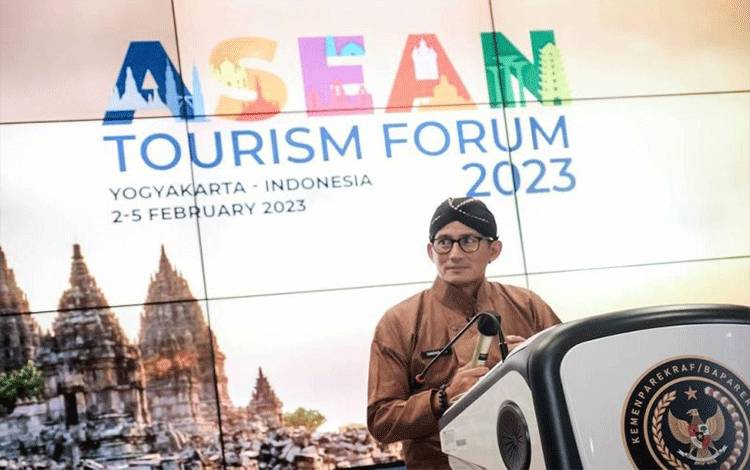Menteri Pariwisata dan Ekonomi Kreatif Sandiaga Uno dalam The Weekly Brief with Sandi Uno di Jakarta, Kamis (10/11/2022). ANTARA/HO-Kemenparekraf