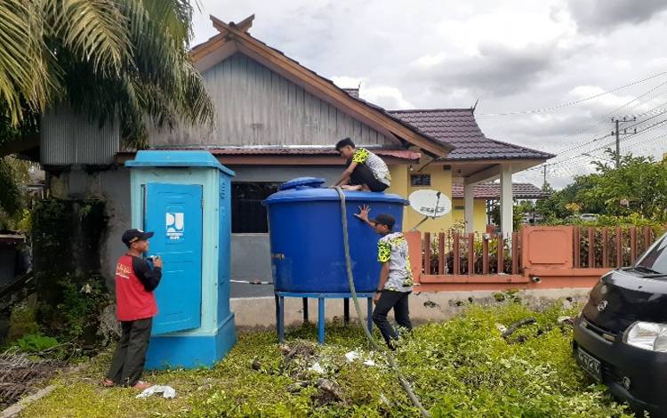 Toilet umum yang siap digunakan masyarakat dalam memnuhi kebutuhan MCK. (Foto: Agus Fataroni M)