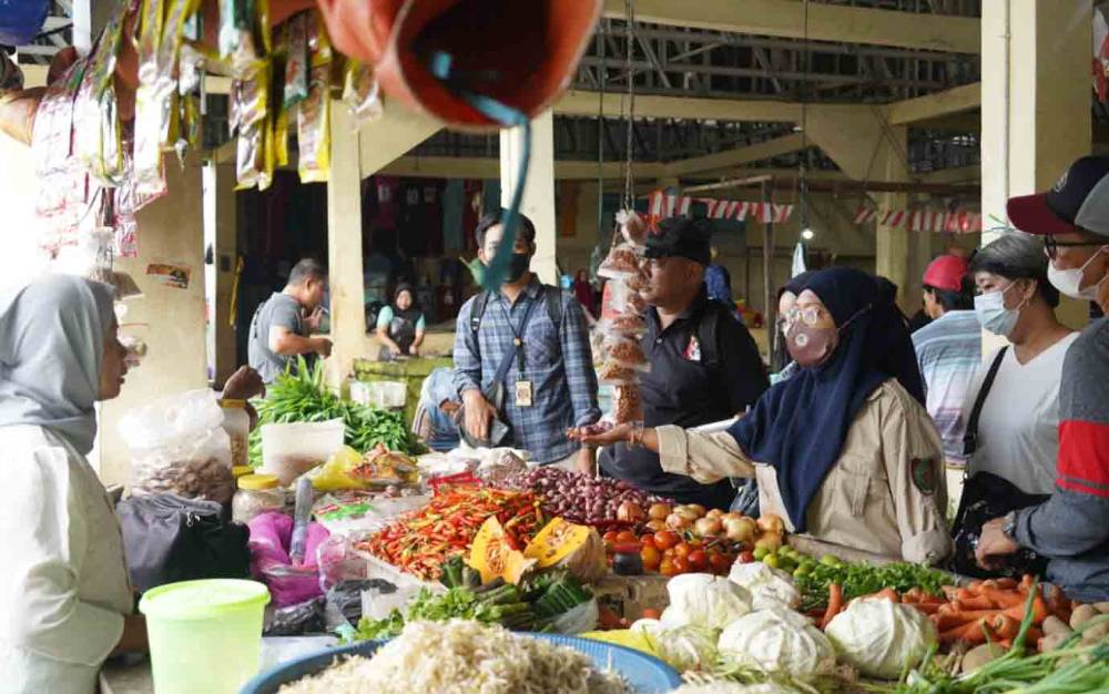 TPID Provinsi Kalteng sidak pasar di Pasar Keramat Sampit. (FOTO: IST)
