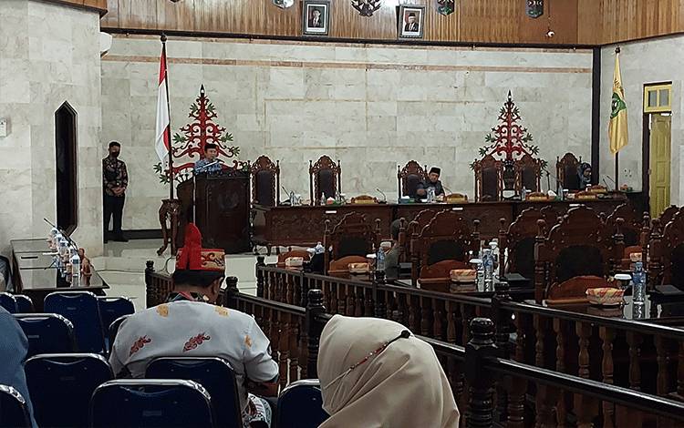 Suasana saat DPRD Kabupaten Kapuas menggelar Rapat paripurna ke-9 masa persidangan I, bertempat di ruang rapat paripurna pada Jumat, 25 November 2022. (FOTO: DODI)