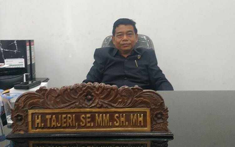 Ketua Fraksi Gerindra DPRD Barito Utara, H Tajeri MM. (FOTO: RAMADHANI)