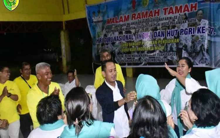 Wali Kota Palangka Raya, Fairid Naparin mengikuti acara ramah tamah bersama peserta Jambore Guru. (FOTO: HUMAS PEMKO)
