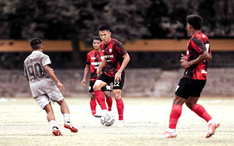 Ilustrasi - Laga uji coba antara Persis Solo kontra Borneo FC di Stadion Sriwedari, Solo, Sabtu (5/11/2022). (ANTARA/HO-Persis Solo)