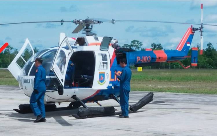 Helikopter milik Polri dengan nomor P1103 yang saat ini diketahui hilang kontak di perairan Manggar Kabupaten Belitung Timur sesaat hendak take off di Base Op Lanud Iskandar Pangkalan Bun,Minggu, 27 November 2022 pukul 11.05 WIB