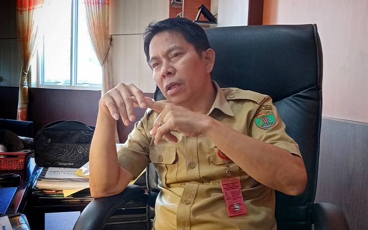 Kepala Dinas PUPR Perkim Kabupaten Barito Timur Yumail J Paladuk. (FOTO: BOLE MALO)