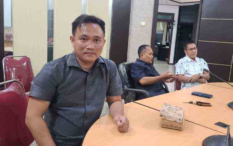 Anggota Komisi B DPRD Kota Palangka Raya Jhony Aprianto. (FOTO: AGUS FATARONI M)