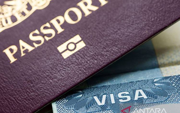 Ilustrasi - Visa dan Passport. ANTARA/Shutterstock/pri. (ANTARA/Shutterstock)