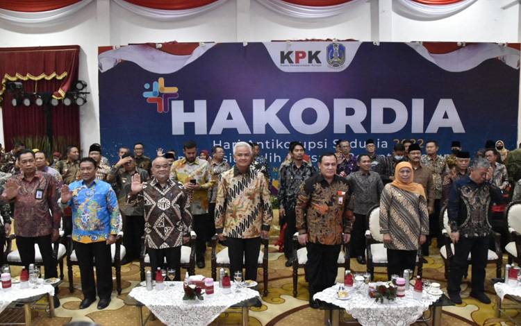 Wagub Kalteng, Edy Pratowo (batik biru) menghadiri Pembukaan HAKORDIA tahun 2022 di Gedung Negara Grahadi Jawa Timur, Kamis, 1 November 2022. (FOTO: IST)
