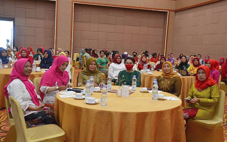 Workshop Kesehatan Pentingnya Peran Ibu Dalam Pemenuhan Gizi Keluarga di Bahalap Hotel Palangka Raya baru baru ini.