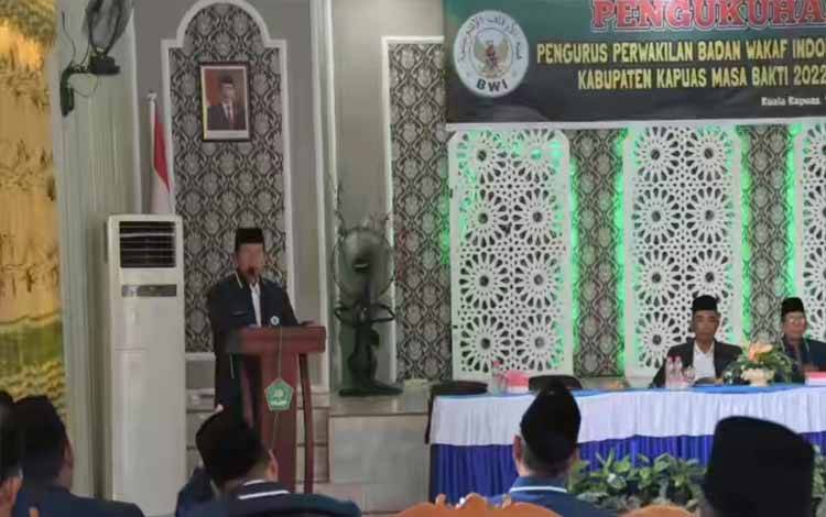 Wakil Bupati Kapuas Nafiah Ibnor saat hadiri pengukuhan pengurus PBWI Kapuas periode 2022-2025. (FOTO: IST)