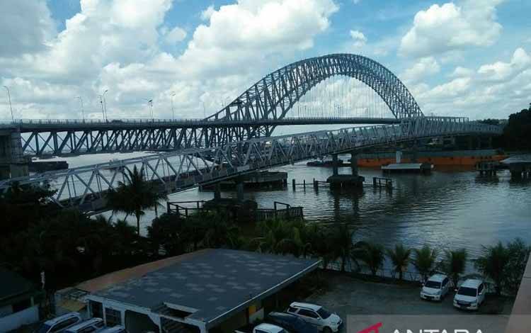 Penampakan Jembatan Mahakam Samarinda (ANTARA / M Ghofar)