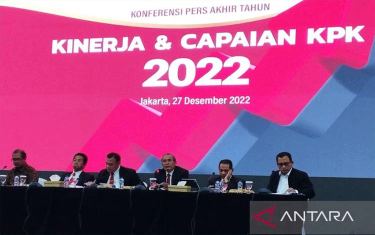Suasana konferensi pers "Kinerja dan Capaian KPK 2022" di Gedung Merah Putih KPK, Jakarta, Selasa (27/12/2022). ANTARA/Benardy Ferdiansyah