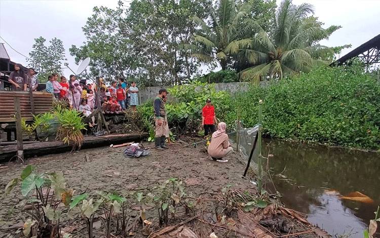 Warga digegerkan kemunculan buaya di sungai Mentawa (FOTO: DEWIP)