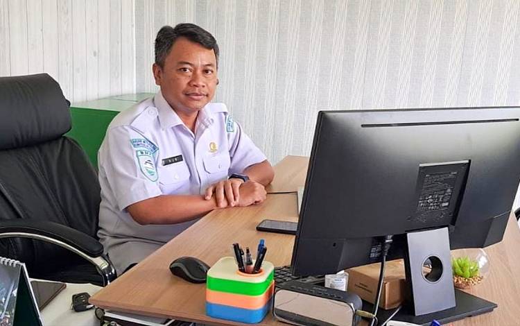 Kepala Stasiun Meteorologi Kelas IV Sanggu, Nur Setiawan. (FOTO: BOLE MALO)
