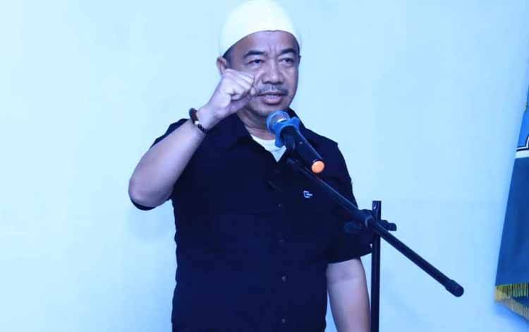 Bupati Seruyan, Yulhaidir menyampaikan arahan pada kegiatan Kick Off Pungutan Pajak daerah dan Retribusi Daerah Tahun 2023. (FOTO: ISTIMEWA) 
