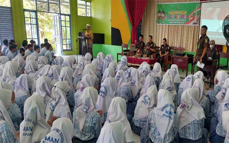 Program Kejari Kapuas Jaksa Masuk Sekolah saat di MAN Kapuas, baru-baru ini. (FOTO: IST)