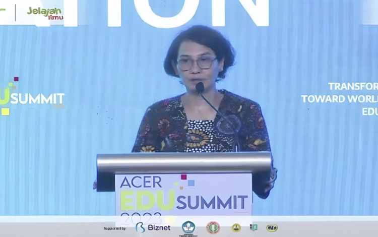 Sekretaris Jenderal (Sesjen) Kementerian Pendidikan, Kebudayaan, Riset dan Teknologi (Kemendikbudristek) Suharti dalam Acer Edu Summit 2023 di Jakarta, Selasa (31/1/2023). (ANTARA/AstridFaidlatulHabibah)