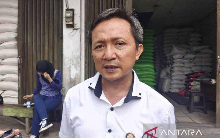 Pimpinan Perum Bulog Kanwil Kalimantan Tengah Sony Supriyadi. ANTARA/Muhammad Arif Hidayat