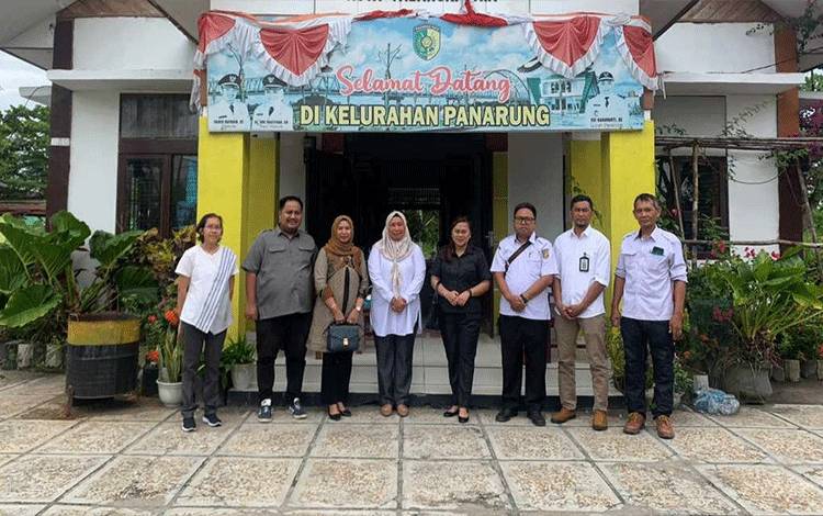 Kunjungan kerja Komisi A DPRD Palangka Raya ke kantor Kelurahan Panarung, Rabu, 1 Februari 2023. (FOTO:HENDRI)