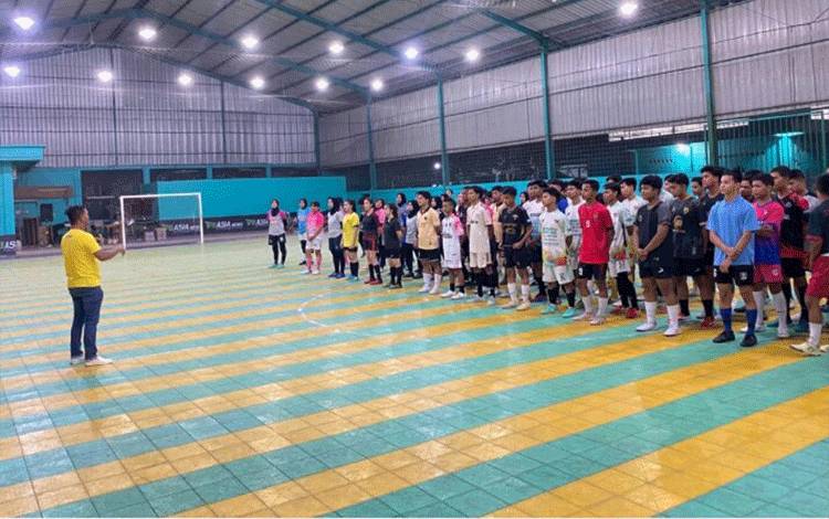 Atlet Putra Putri saat mengikuti Seleksi Futsal Porprov AFK Kotim.