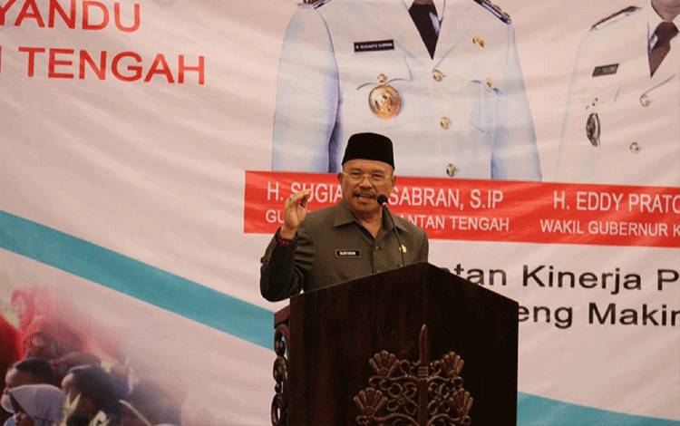 Sekretaris Daerah (Sekda) Kalimantan Tengah (Kalteng), Nuryakin saat membuka kegiatan Pokjanal Posyandu di Best Western Hotel Palangka Raya, Selasa, 7 Februari 2023. (FOTO: IST)