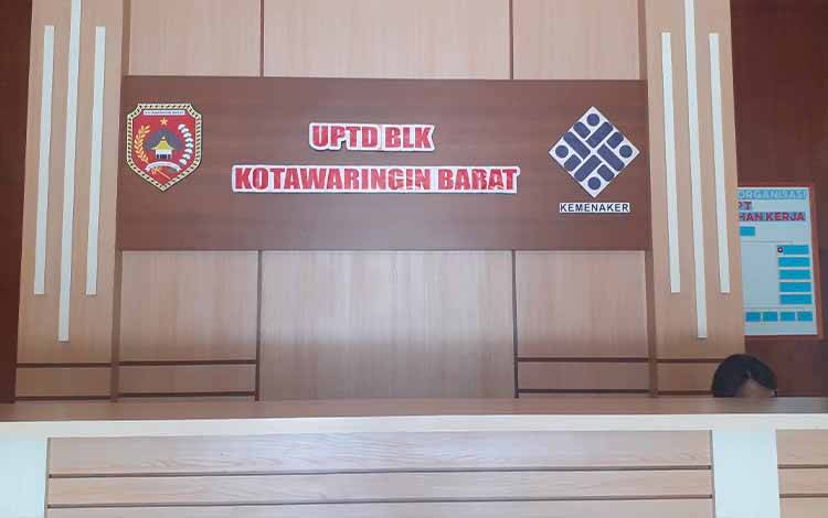 Kantor UPTD BLK Kotawaringin Barat. Sementara itu, pelatihan berbasis kompetensi dan sertifikasi tahun 2023 telah dibuka. (FOTO: NURITA)