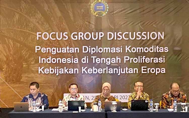 FGD Penguatan Diplomasi Komoditas Indonesia di Tengah Proliferasi Kebijakan Keberlanjutan Eropa di Medan baru-baru ini.(FOTO: Rilis BPDPKS)