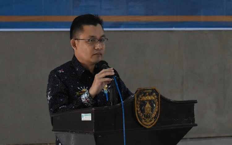 Wakil Bupati Lamandau Riko Porwanto membuka acara Musrenbang tingkat Kecamatan Bulik. (FOTO : HENDI NURFALAH)