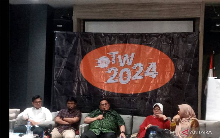 Ketua Badan Pengawas Pemilu (Bawaslu) RI Rahmat Bagja dalam diskusi OTW 2024 bertajuk "Setahun Jelang Pemilu, Mata Rakyat Tertuju ke KPU dan Bawaslu" yang digelar Survei Kedai Kopi di Jakarta, Minggu (19/2/2023). ANTARA/Tri Meilani Ameliya