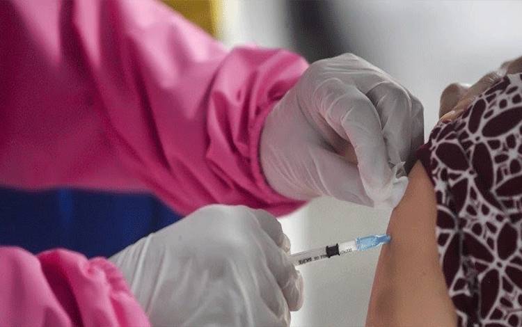 lustrasi Kegiatan Vaksinasi (Foto:Antaranews)